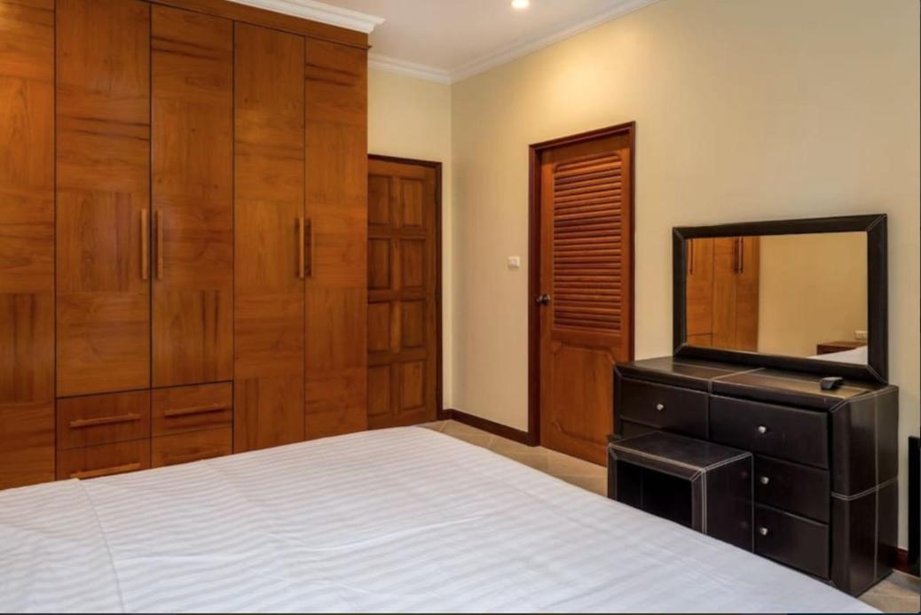 Majestic Residence Pool Villas X Gsg Pattaya Room photo